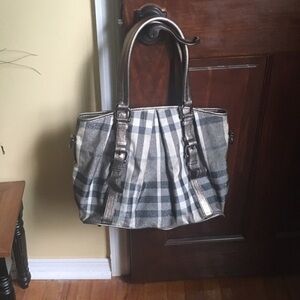 Burberry vintage bag  100%authentic